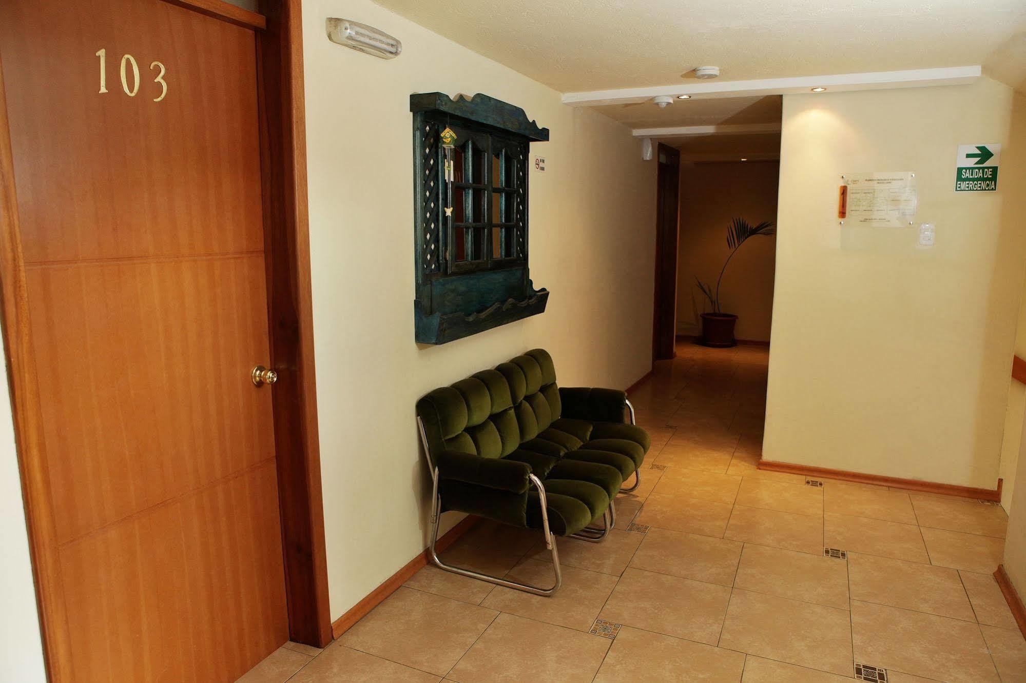 קיטו Hostal Capri מראה חיצוני תמונה